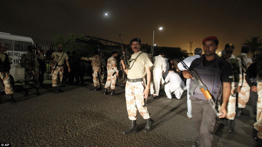 Photo of کراچی کے مختلف علاقوں میں پولیس کی کارروائی،5ملزمان گرفتار