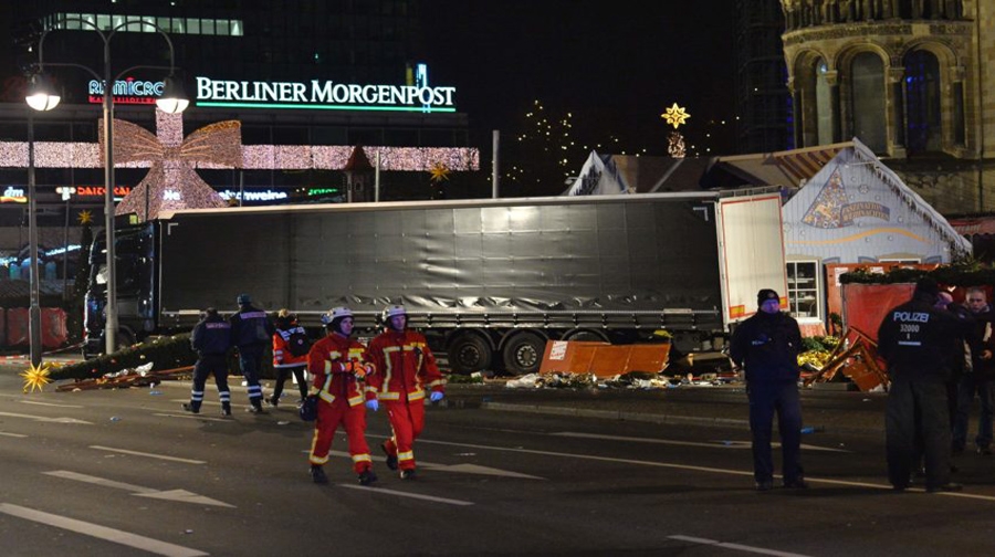 Photo of کرسمس مارکیٹ میں ٹرک نے لوگوں کو کچل دیا، 12 ہلاک