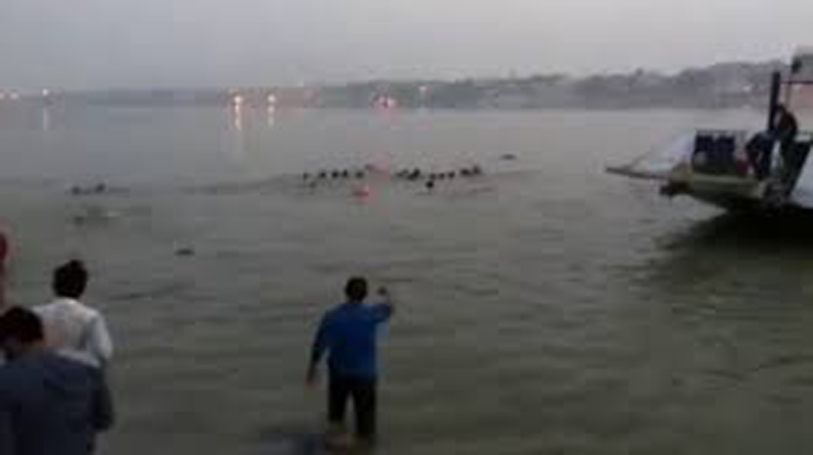 Photo of دریائے سندھ میں‌ کشتی الٹ گئی، 40 افراد سوار، 22 کو بچالیا گیا