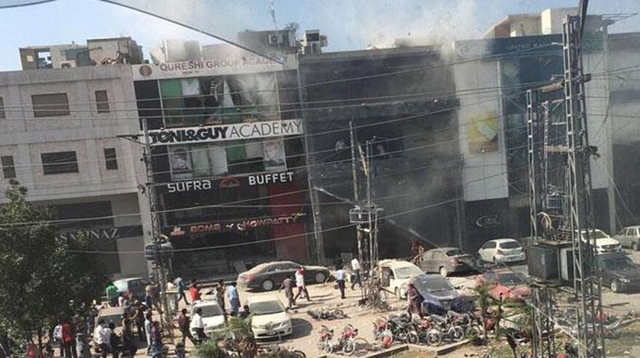 Photo of لاہور کے علاقے ڈیفینس کے بازار میں دھماکہ