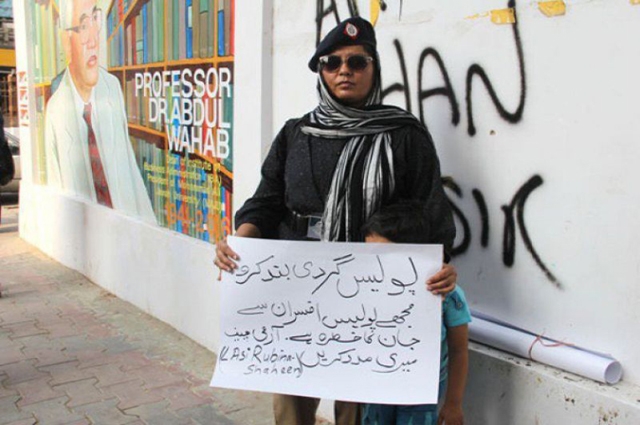 Photo of آئی جی سندھ اور ایس ایچ اوز جنسی ہراساں کر رہے ہیں، خاتون اے ایس آئی افسران کی درندگی کیخلاف سڑکوں پر نکل آئی