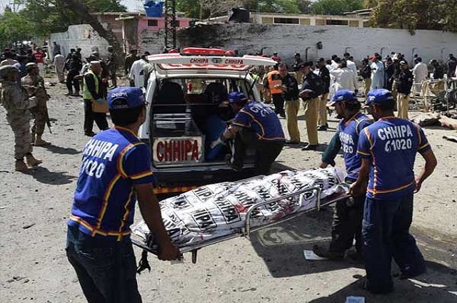 Photo of کوئٹہ میں دھماکے سے 6 پولیس اہلکاروں سمیت 13 افراد جاں بحق
