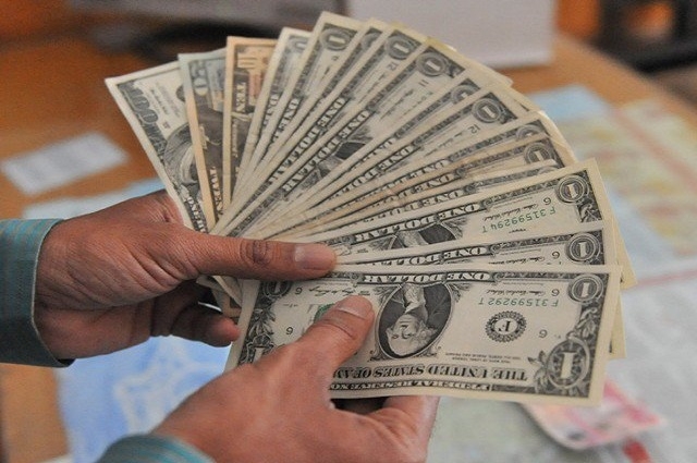 Photo of ڈالر کو پرلگ گئے، 109 روپے 10 پیسے پر پہنچ گیا