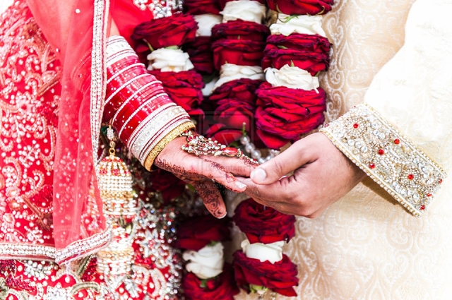 Photo of پاکستانیوں سے شادی کرنا بھارتی خواتین کو مہنگا پڑگیا،اپنے ہی ملک کی شہریت سے محروم ہوگئیں