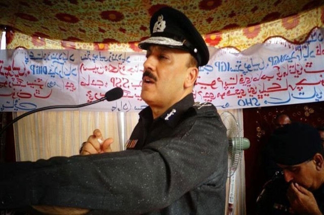 Photo of ’وزیراعلیٰ سندھ پولیس کو بچائیں‘