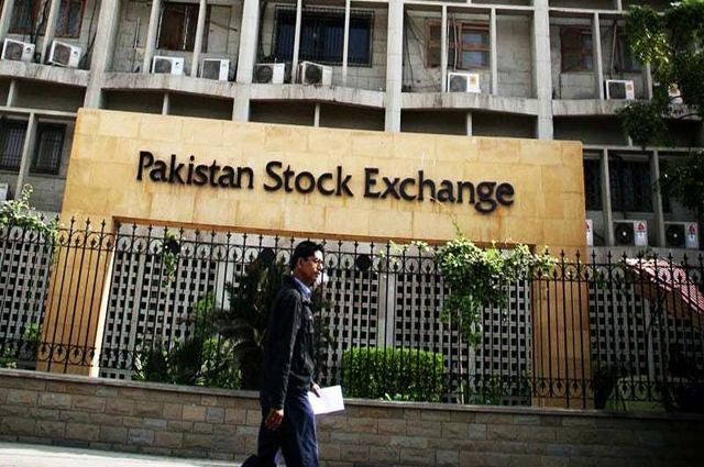 Photo of پاکستان اسٹاک مارکیٹ میں 1051 پوائنٹس کی کمی، سرمایہ کاروں کے 190 ارب روپے ڈوب گئے