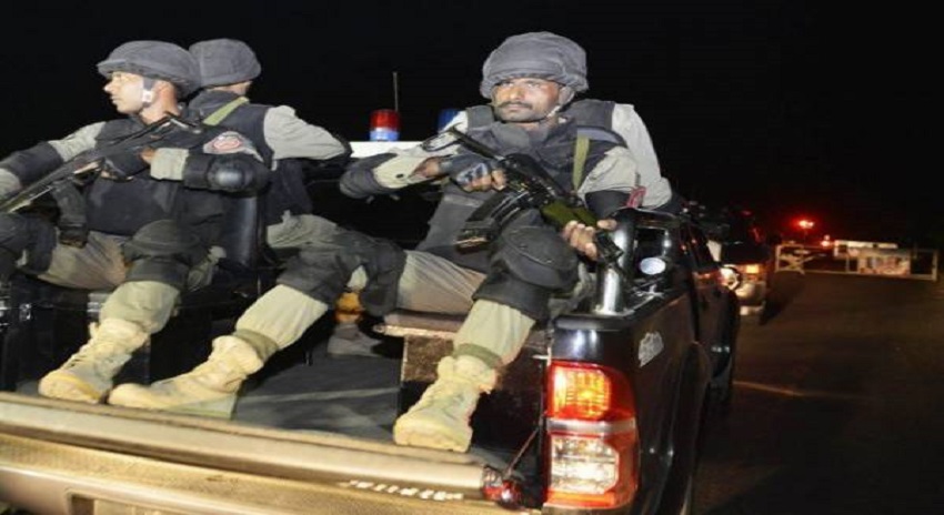 Photo of پولیس کا سیکیورٹی فورسز کے ہمراہ ملتان کے مختلف علاقوں میں سرچ آپریشن ، 7افراد گرفتار
