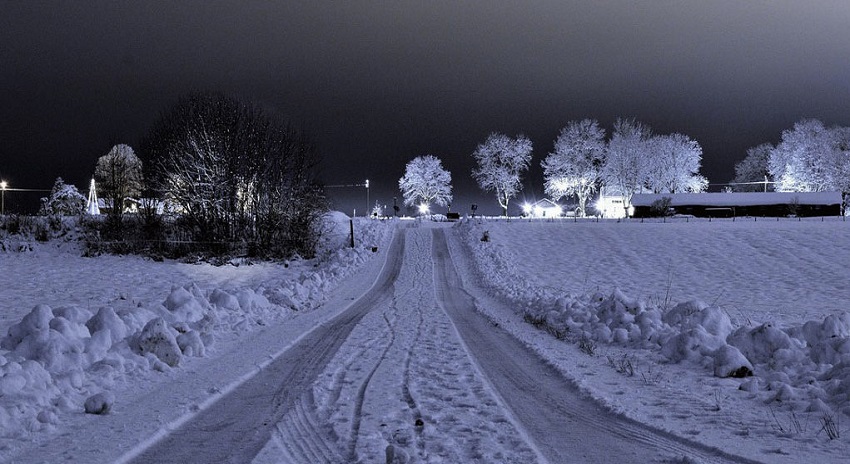 Photo of برطانیہ میں شدید سردی، کینیڈا میں برف باری سے نظام زندگی مفلوج