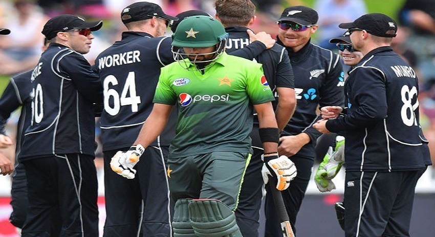 Photo of پاکستان کی پوری ٹیم 74 رنز پر ڈھیر، نیوزی لینڈ تیسرے ون ڈے میں بھی فاتح