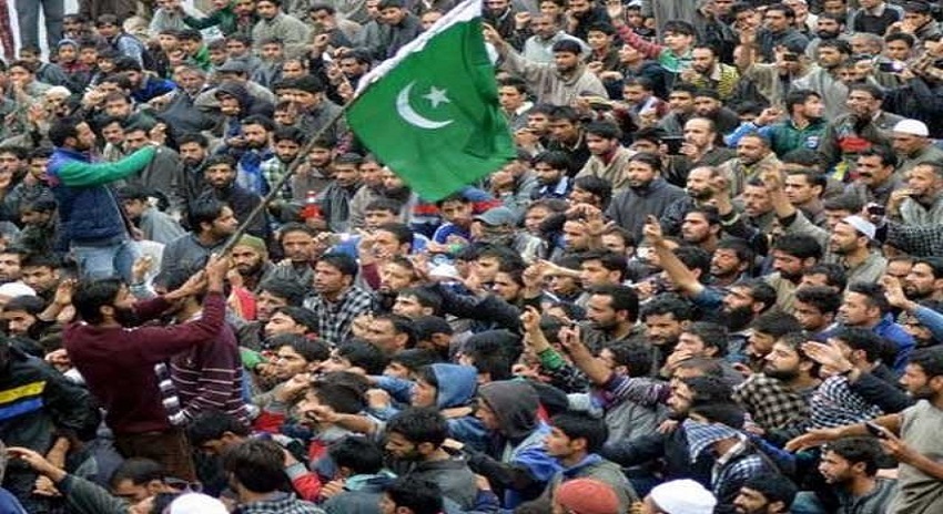 Photo of مقبوضہ کشمیر میں پاکستان کے قومی ترانے کے احترام پر 4 کرکٹر گرفتار