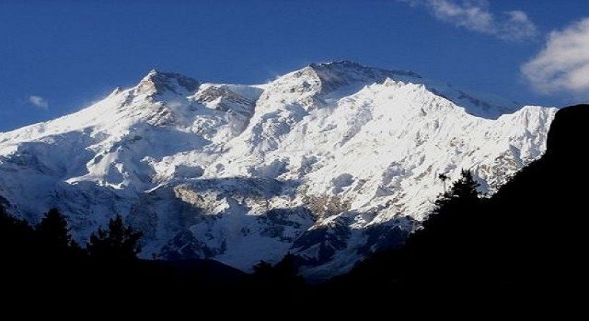 Photo of نانگا پربت پر پھنسے 2 غیرملکی کوہ پیماؤں کو بچانے کیلئے امدادی آپریشن