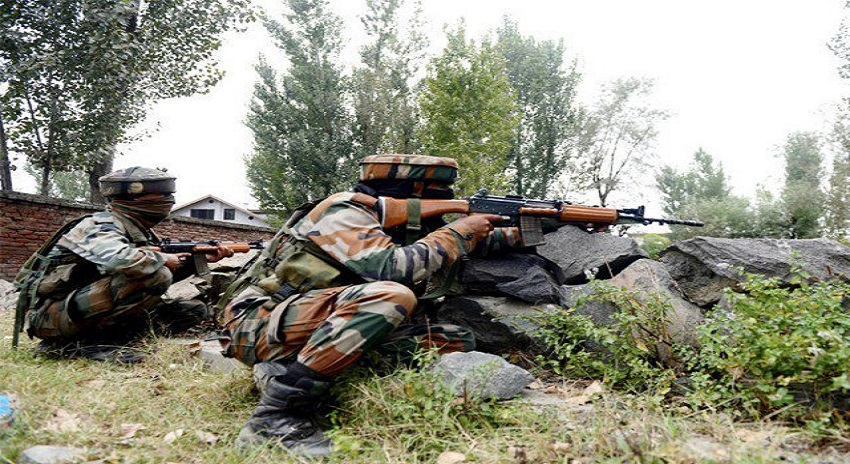 Photo of مقبوضہ کشمیر میں مسلح افراد کے حملے میں بھارتی کیپٹن سمیت 4 فوجی ہلاک