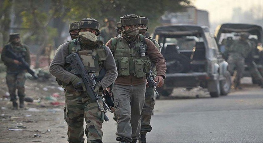 Photo of مقبوضہ کشمیر میں مسلح افراد کی فائرنگ، 4 بھارتی سیکورٹی اہلکار ہلاک