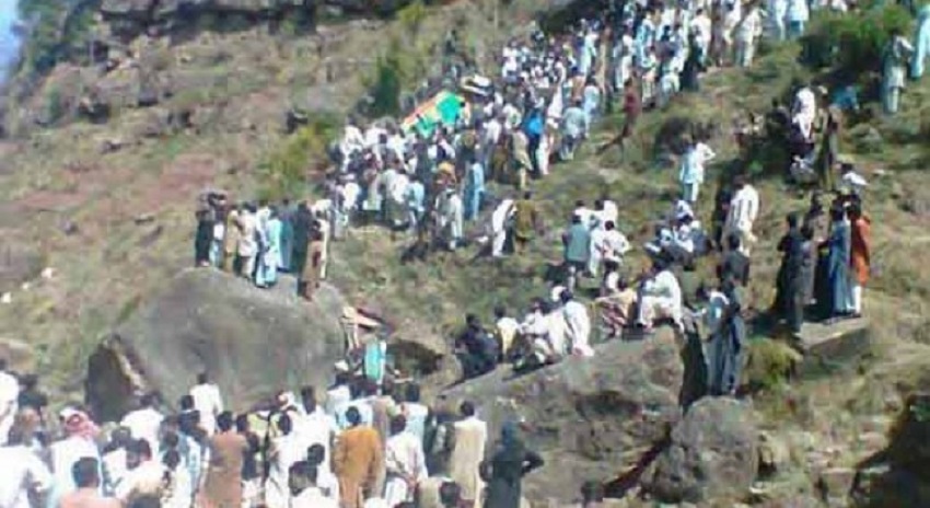 Photo of وادی جہلم میں مسافر جیپ کھائی میں جاگری، 9 افراد جاں بحق