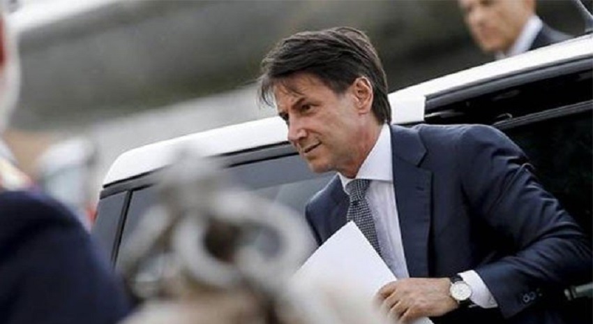 Photo of اٹلی کے نئے وزیراعظم صدر سے ملاقات کرنے ٹیکسی میں پہنچے