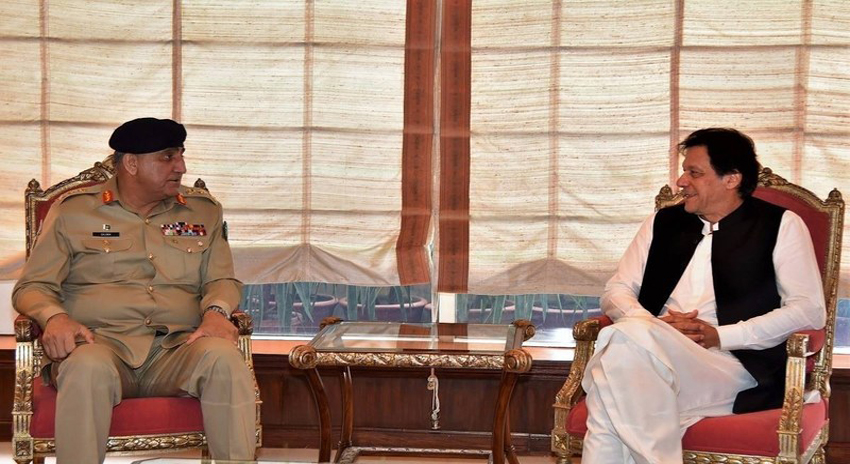 Photo of وزیرِاعظم عمران خان سے آرمی چیف جنرل قمر جاوید باجوہ کی ملاقات