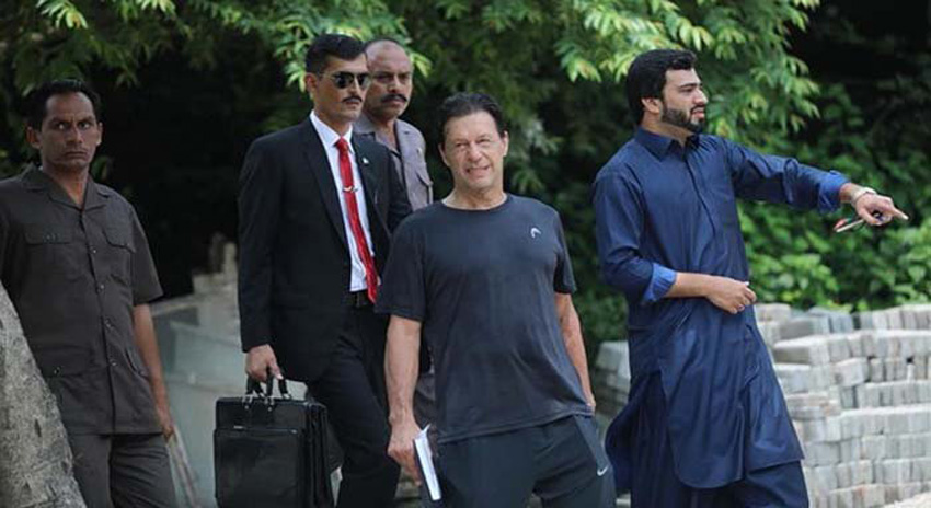 Photo of وزیراعظم عمران خان عید کی چھٹیوں میں دفتری امور نمٹائیں گے، ذرائع
