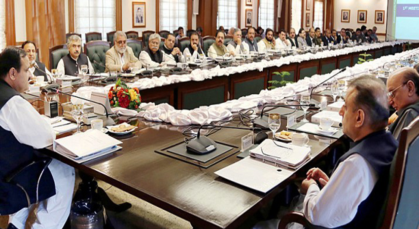 Photo of پنجاب کابینہ کا ایک ماہ کی تنخواہ ڈیم فنڈ میں دینے کا اعلان