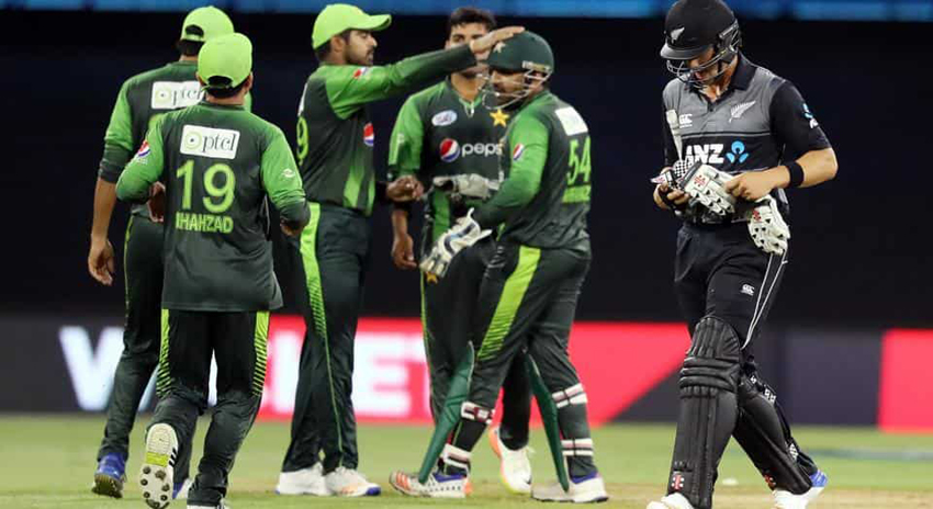 Photo of پاکستان نے نیوزی لینڈ کو دلچسپ مقابلے کے بعد 2 رنز سے شکست دیدی