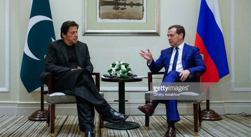 Photo of شنگھائی: وزیراعظم کی روسی ہم منصب سے ملاقات، دورۂ پاکستان کی دعوت