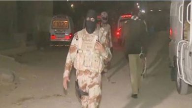 Photo of کراچی میں رینجرز کی کارروائی،سائبر کرائم میں ملوث 10 رکنی گروہ گرفتار