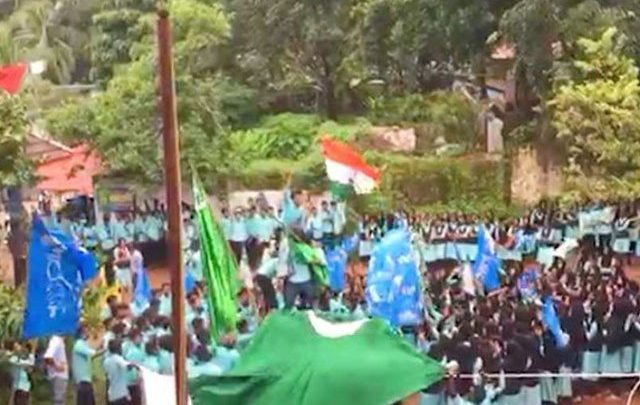 بھارت میں پاکستانی پرچم لہرانے پر 30 طلبا کے خلاف مقدمہ درج