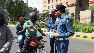 Photo of ٹریفک پولیس بغیر ماسک کے موٹرسائیکلوں ، گاڑیاں اور پبلک ٹرانسپورٹ کے چالان کا فیصلہ