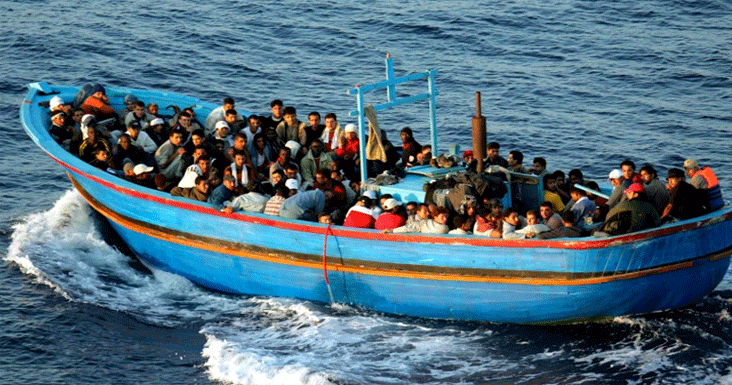 سمندری راستوں سے یورپ جانے کی کوشش کرنے والے مہاجرین کی بڑی تعداد ہلاک