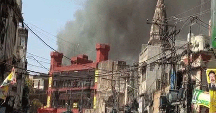 راولپنڈی تاریخی اُردو بازار میں اچانک آگ کے شعلے بھڑک اٹھے