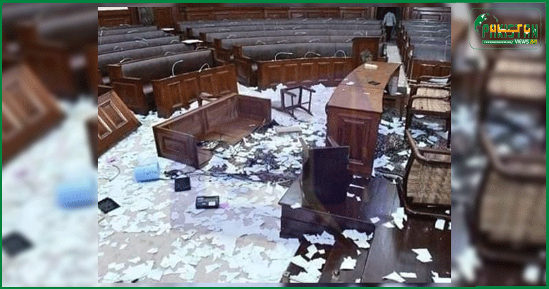 پارلیمنٹ میں ہنگامی آرائی کے دوران اراکین اسمبلی کے ایک