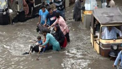 Photo of کراچی میں مسلسل بارش سے نظام زندگی معطل ، متعدد علاقے ڈوب گئے