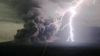 Photo of بحرالکاہل کے آتش فشاں پہاڑ 4 لاکھ مرتبہ آسمانی بجلی کڑکی