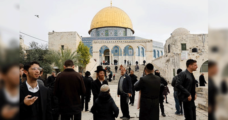اسرائیلی وزیر نے مسجد اقصیٰ کی بے حرمتی کردی، جوتوں سمیت مسجد میں گھس آیا