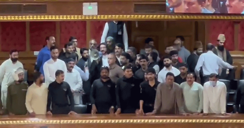 مسلم لیگ ن کے رہنماؤں کو پنجاب اسمبلی میں داخلے سے روک دیا گیا