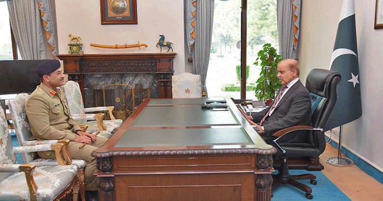 وزیراعظم پاکستان شہباز شریف نے ڈی جی آئی ایس آئی اور آرمی چیف سے اہم ملاقات کی