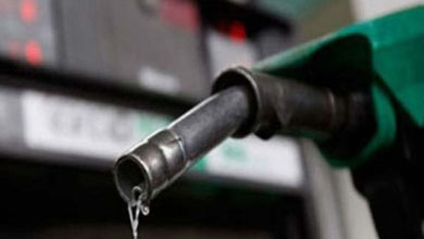 Photo of حکومت کی عوام کو ریلیف دینے کی کوشش ، پیٹرول کی قیمت میں 8 روپے کمی