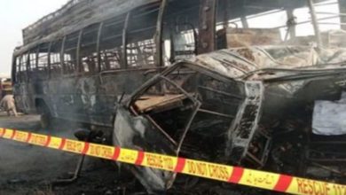 Photo of حافظ آباد: بس ٹریفک حادثے کا شکار ، آتشزدگی سے 18 مسافر جاں بحق