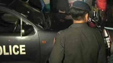 Photo of اسمگلنگ میں ملوث سندھ پولیس کے افسران و اہلکاروں کی تنخواہیں روک دی گئیں