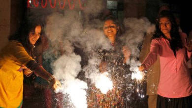 Photo of حکومت کا دیوالی پر تمام اداروں میں ہندو ملازمین کے لیے تعطیل کا اعلان