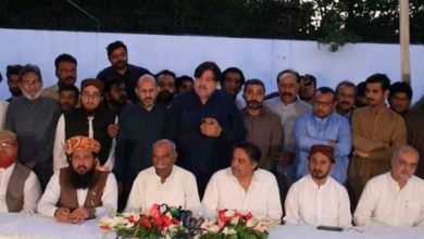 Photo of سیاسی جماعتوں کا سندھ اسمبلی کے باہر احتجاج ، حلف نہیں اٹھائیں گے