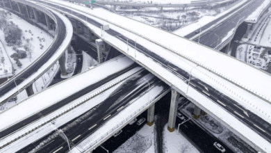 Photo of چین میں بارش اور برفباری کے باعث ٹرینیں منسوخ، سڑکیں بند