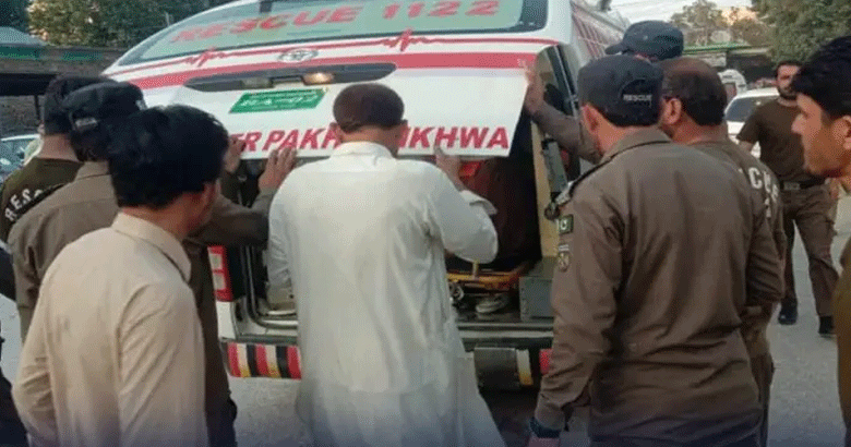 جنوبی وزیرستان :سابق ایم پی اے نصیراللہ وزیر کی گاڑی کے قریب دھماکا،5 افراد زخمی
